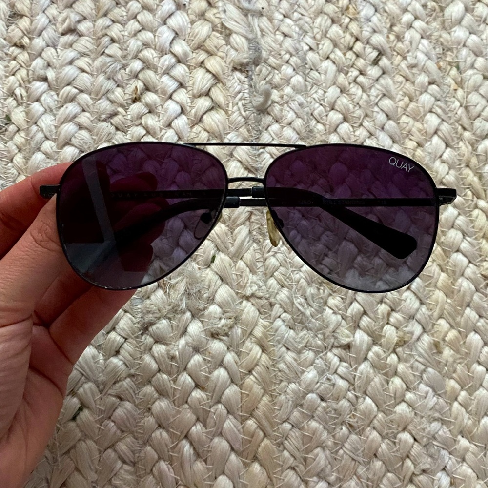 Quay Black Aviators